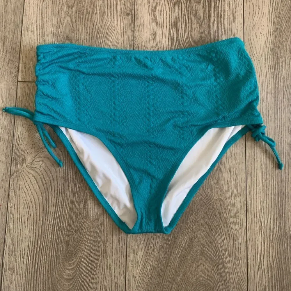 Freshwater woman’s bikini bottom NWT